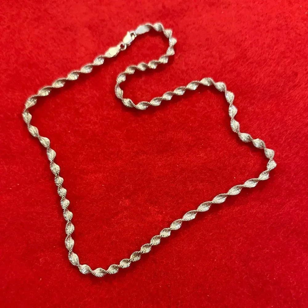 Made in Italy 925 Fine Italian Silver Elegant Twist Herringbone Necklace
